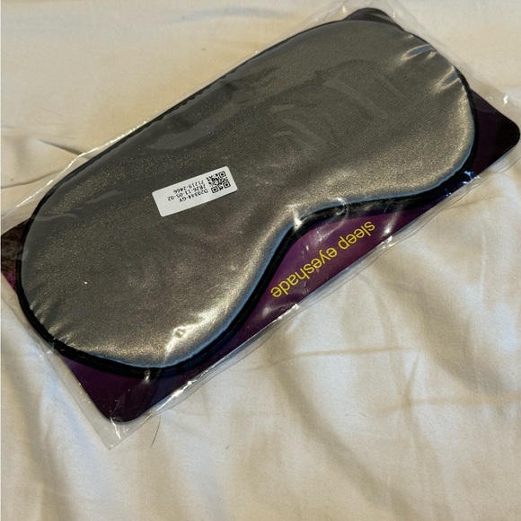 Satin Sleeping Mask (Different Colours) - Picture 4 of 5